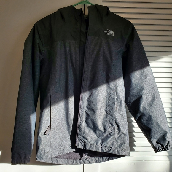 The North Face Boys Hooded Jacket - Picture 2 of 10